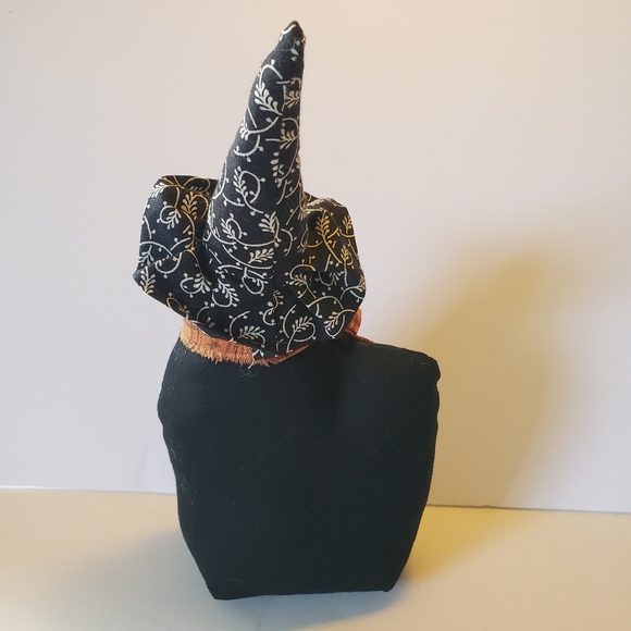 Plush Witch Cat with Pumpkin - Picture 2 of 4